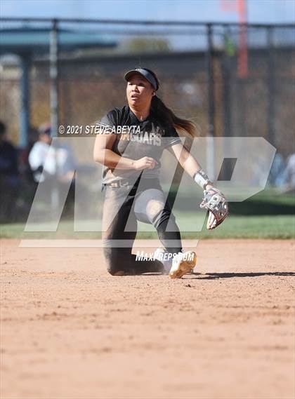 Thumbnail 3 in Columbine vs. Rock Canyon (CHSAA 5A 1st Round Playoff) photogallery.