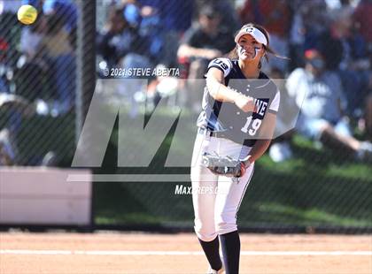 Thumbnail 2 in Columbine vs. Rock Canyon (CHSAA 5A 1st Round Playoff) photogallery.