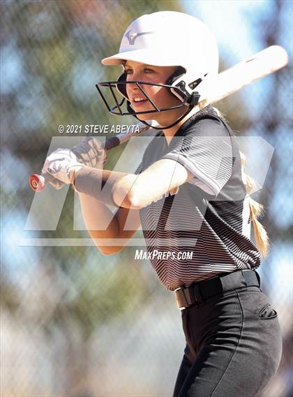 Thumbnail 3 in Columbine vs. Rock Canyon (CHSAA 5A 1st Round Playoff) photogallery.