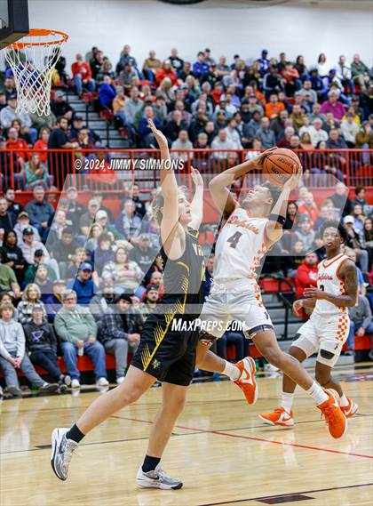 Thumbnail 3 in Whitney Young vs. Vianney (Highland Optimist Shootout) photogallery.
