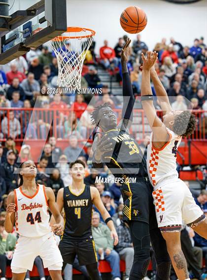 Thumbnail 3 in Whitney Young vs. Vianney (Highland Optimist Shootout) photogallery.