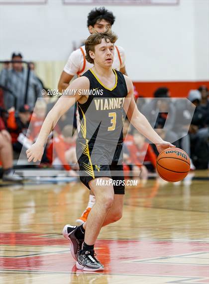 Thumbnail 2 in Whitney Young vs. Vianney (Highland Optimist Shootout) photogallery.