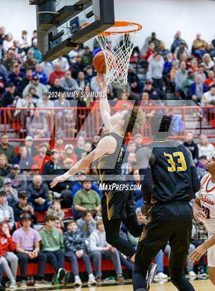 Thumbnail 1 in Whitney Young vs. Vianney (Highland Optimist Shootout) photogallery.