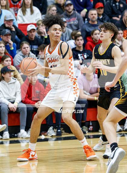 Thumbnail 1 in Whitney Young vs. Vianney (Highland Optimist Shootout) photogallery.