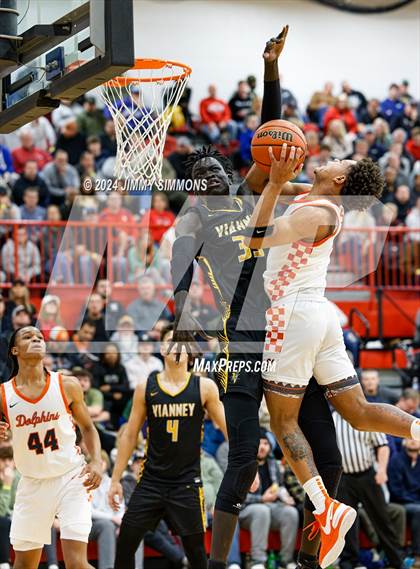 Thumbnail 1 in Whitney Young vs. Vianney (Highland Optimist Shootout) photogallery.