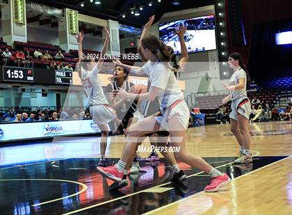 Thumbnail 3 in Tuckahoe vs Alexander Hamilton (NYSPHSAA Section 1 Class C Final) photogallery.