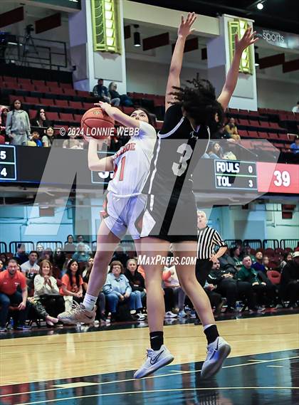 Thumbnail 1 in Tuckahoe vs Alexander Hamilton (NYSPHSAA Section 1 Class C Final) photogallery.