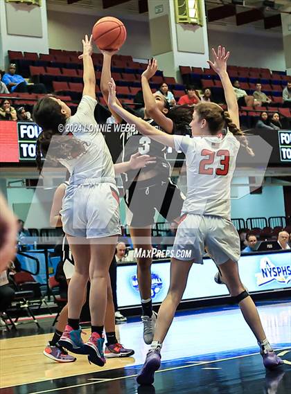 Thumbnail 2 in Tuckahoe vs Alexander Hamilton (NYSPHSAA Section 1 Class C Final) photogallery.