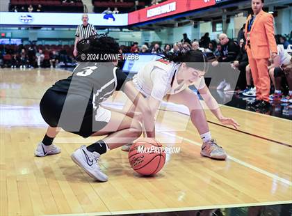 Thumbnail 3 in Tuckahoe vs Alexander Hamilton (NYSPHSAA Section 1 Class C Final) photogallery.