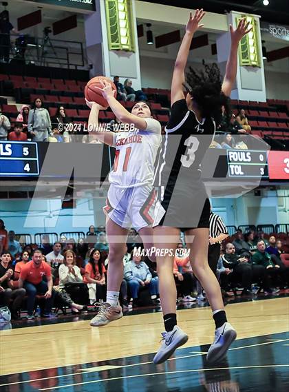 Thumbnail 2 in Tuckahoe vs Alexander Hamilton (NYSPHSAA Section 1 Class C Final) photogallery.
