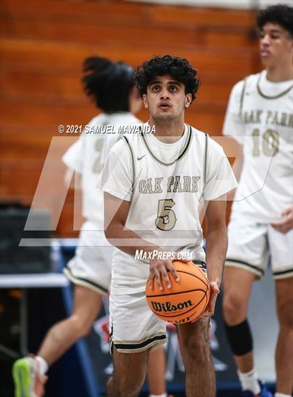 Thumbnail 3 in Oak Park vs South Pasadena (19th Annual Rose City Roundball classic) photogallery.