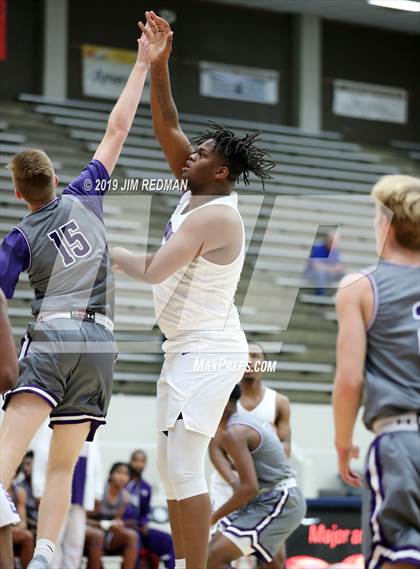 Thumbnail 2 in Ridge Point vs. Morton Ranch (McDonald's Texas Invitational) photogallery.