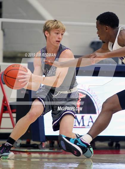 Thumbnail 3 in Ridge Point vs. Morton Ranch (McDonald's Texas Invitational) photogallery.