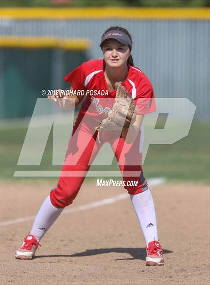 Thumbnail 1 in North @ Selma (CIF Quarterfinal) photogallery.