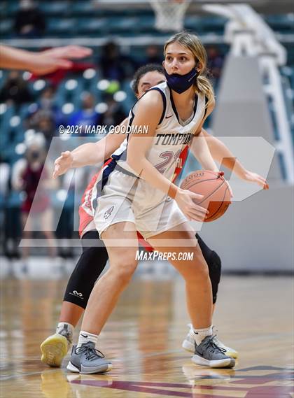 Thumbnail 3 in Tompkins vs. Memorial (UIL 6A Region 3 Area Playoff) photogallery.