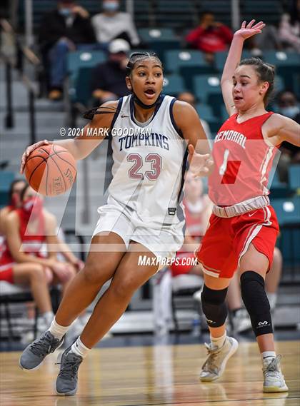 Thumbnail 2 in Tompkins vs. Memorial (UIL 6A Region 3 Area Playoff) photogallery.