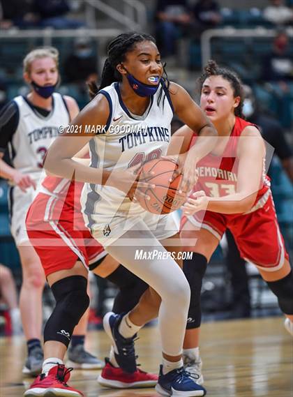 Thumbnail 1 in Tompkins vs. Memorial (UIL 6A Region 3 Area Playoff) photogallery.