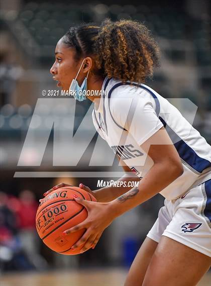 Thumbnail 3 in Tompkins vs. Memorial (UIL 6A Region 3 Area Playoff) photogallery.