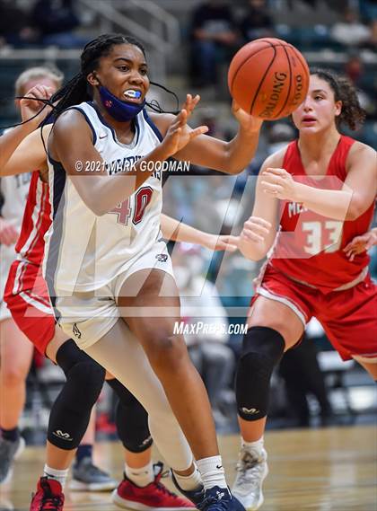 Thumbnail 2 in Tompkins vs. Memorial (UIL 6A Region 3 Area Playoff) photogallery.