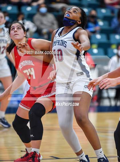 Thumbnail 2 in Tompkins vs. Memorial (UIL 6A Region 3 Area Playoff) photogallery.