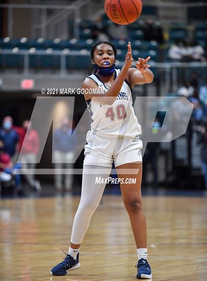 Thumbnail 1 in Tompkins vs. Memorial (UIL 6A Region 3 Area Playoff) photogallery.