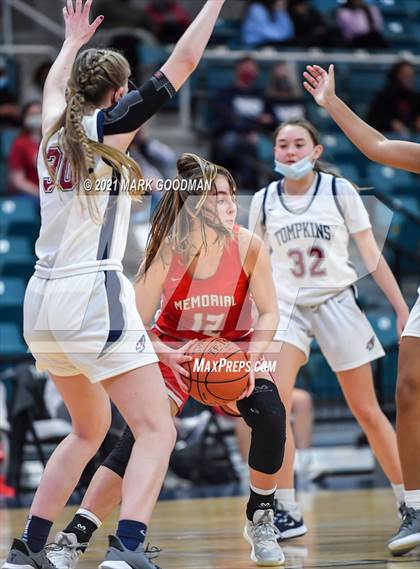 Thumbnail 1 in Tompkins vs. Memorial (UIL 6A Region 3 Area Playoff) photogallery.