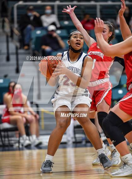 Thumbnail 3 in Tompkins vs. Memorial (UIL 6A Region 3 Area Playoff) photogallery.