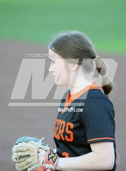 Thumbnail 3 in Grand Saline vs Commerce photogallery.