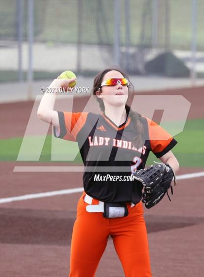 Thumbnail 3 in Grand Saline vs Commerce photogallery.