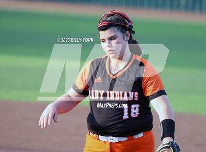 Thumbnail 2 in Grand Saline vs Commerce photogallery.