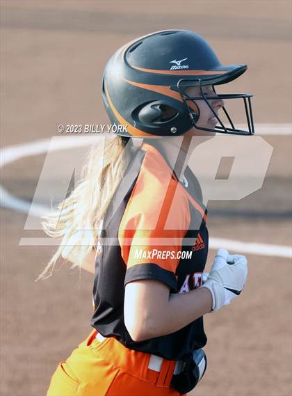 Thumbnail 3 in Grand Saline vs Commerce photogallery.