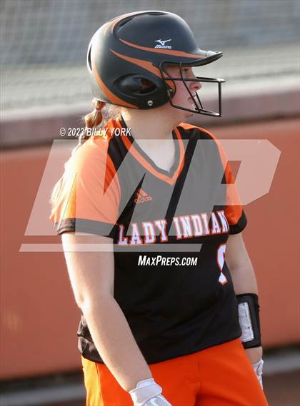 Thumbnail 1 in Grand Saline vs Commerce photogallery.