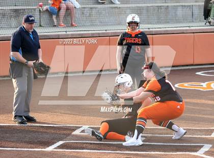 Thumbnail 1 in Grand Saline vs Commerce photogallery.