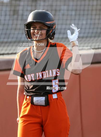 Thumbnail 1 in Grand Saline vs Commerce photogallery.