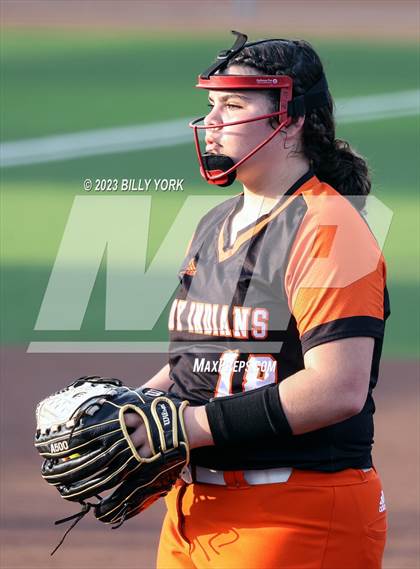 Thumbnail 3 in Grand Saline vs Commerce photogallery.