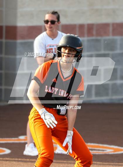 Thumbnail 3 in Grand Saline vs Commerce photogallery.