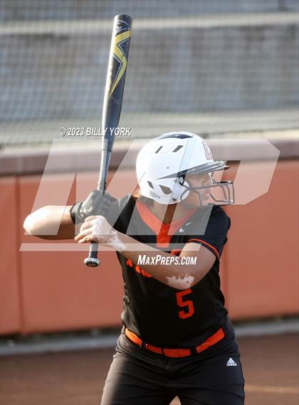 Thumbnail 3 in Grand Saline vs Commerce photogallery.
