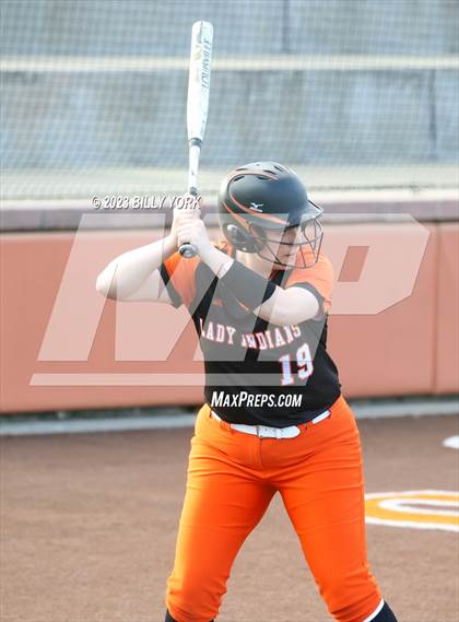 Thumbnail 3 in Grand Saline vs Commerce photogallery.