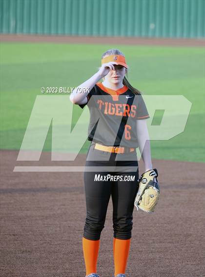 Thumbnail 2 in Grand Saline vs Commerce photogallery.