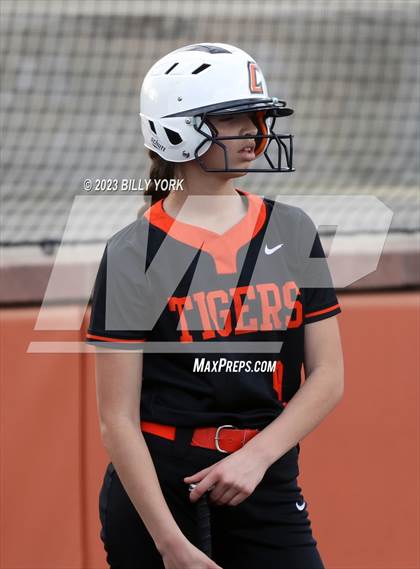 Thumbnail 2 in Grand Saline vs Commerce photogallery.