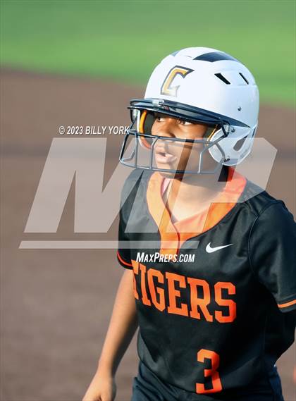 Thumbnail 2 in Grand Saline vs Commerce photogallery.