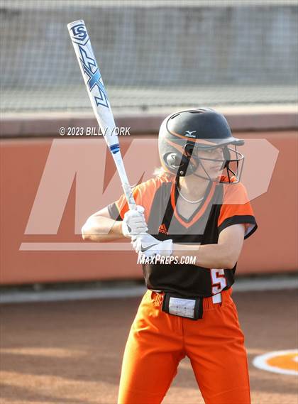 Thumbnail 2 in Grand Saline vs Commerce photogallery.