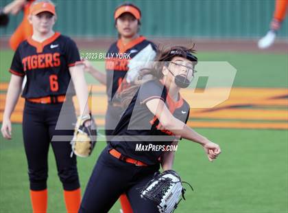 Thumbnail 3 in Grand Saline vs Commerce photogallery.