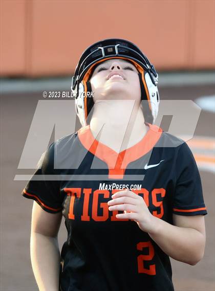 Thumbnail 1 in Grand Saline vs Commerce photogallery.