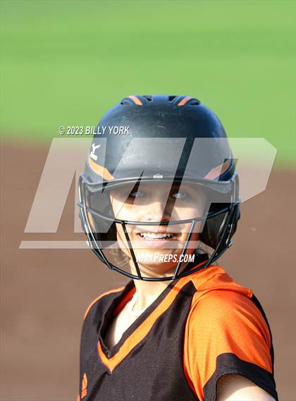 Thumbnail 1 in Grand Saline vs Commerce photogallery.