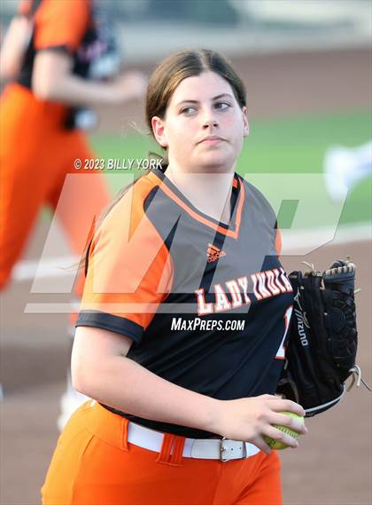 Thumbnail 2 in Grand Saline vs Commerce photogallery.