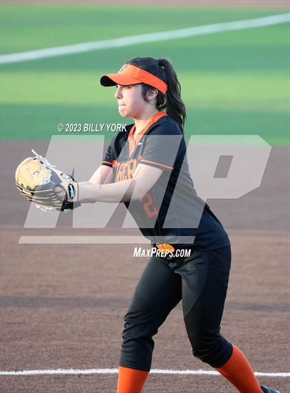 Thumbnail 3 in Grand Saline vs Commerce photogallery.