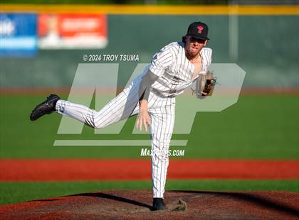 Thumbnail 3 in Central Catholic @ Tualatin (OSAA 6A Round 2) photogallery.