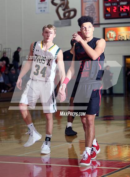 Thumbnail 3 in Pius X vs. Lincoln High (Heartland Athletic Conference) photogallery.