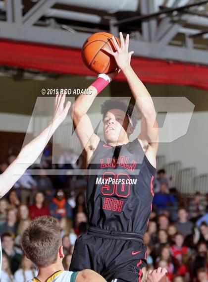 Thumbnail 1 in Pius X vs. Lincoln High (Heartland Athletic Conference) photogallery.